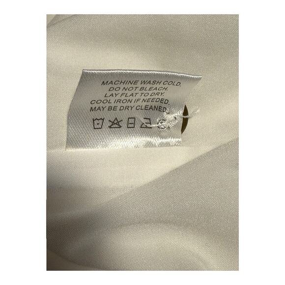 NEW Vacate The Label Women's White Floral Burnout Blouse Size Small NWT - Picture 8 of 8